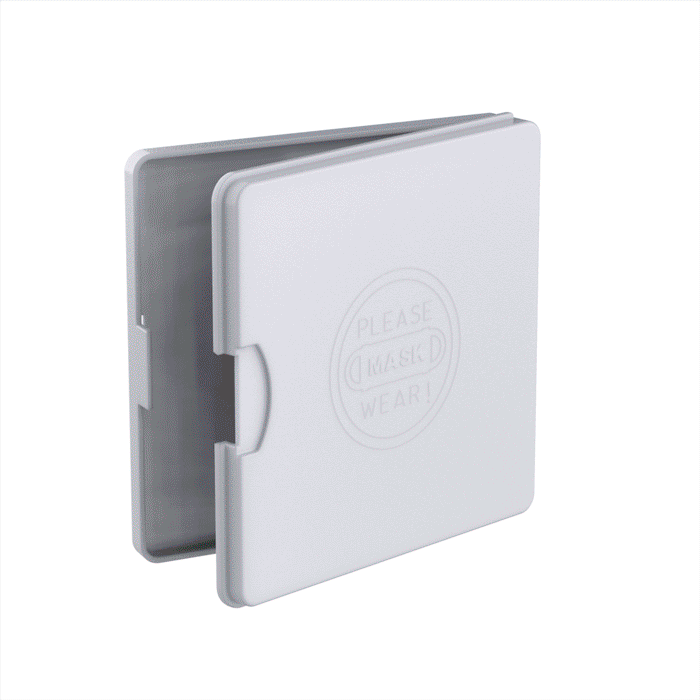 Estuche porta mascarillas <b>fabricado en España</b> en material polipropileno (<b>PP reciclable</b>) para la protección y almacenamiento de mascarillas. La caja dispone de un sistema de cierre rápido y seguro, presenta un diseño ligero y mínimo para facilitar el transporte y es fácilmente lavable e incluso permite su uso en el lavaplatos. Con la posibilidad de incorporar un <b>cordón</b> alrededor de la bisagra para llevarlo colgado: ver <b>video</b> completo. Consúltenos en caso de estar interesados en colores especiales o en material biodegradable, así como en la personalización del estuche con su logotipo corporativo.<br><br><a href='/news/BIOADD-esp.pdf' target='_blank'>Consulte aquí más información sobre la posibilidad de fabricación en aditivo <b>biodegradable</b>. </a>